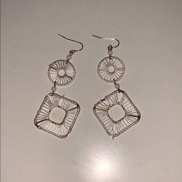 Claire’s White Thread Earrings - Picture 1 of 2